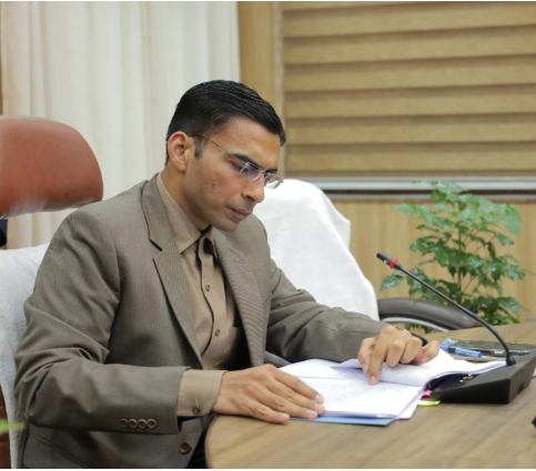 डीएम ने सख्त एक्शन की कार्यप्रणाली को रखा कायम,  नियम 59 की विशेष शक्तियों किया इस्तेमाल