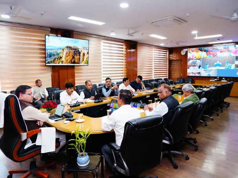 जिन लोगों ने सरकार की विभिन्न योजनाओं के तहत अच्छा कार्य कर पलायन को रोकने में योगदान दिया है, उनको प्रोत्साहित किया जाए-मुख्यमंत्री पुष्कर सिंह धामी