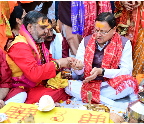 मुख्यमंत्री पुष्कर सिंह धामी ने लक्ष्मीनारायण घाट रुड़की में किया मां गंगा आरती का शुभारंभ