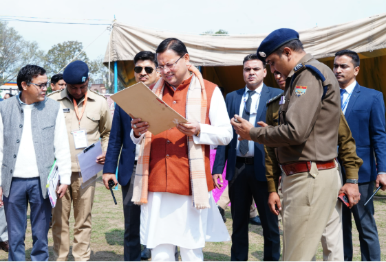 मुख्यमंत्री श्री पुष्कर सिंह धामी ने वरिष्ठ पुलिस अधीक्षक देहरादून से कांस्टेबल भर्ती प्रक्रिया की विस्तृत जानकारी ली।