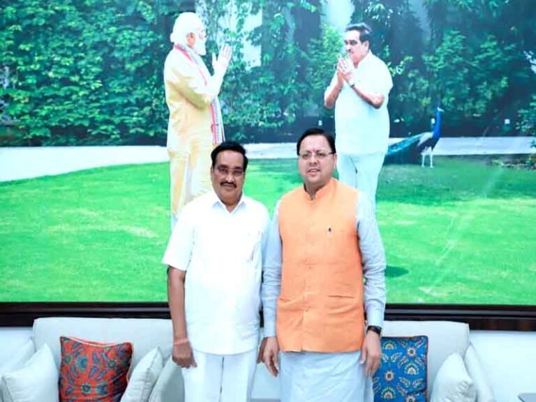 जल शक्ति मंत्री से 08 जलविद्युत परियोजनाओं के विकास और निर्माण के लिए अनुरोध किया CM धामी ने