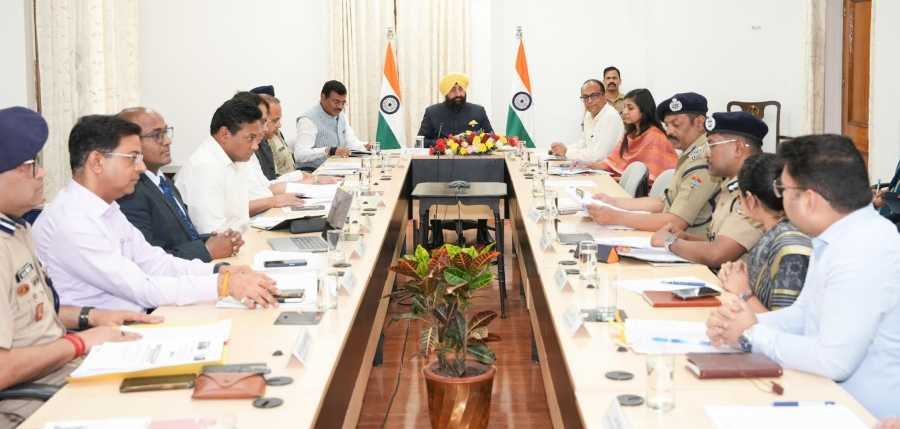 राज्यपाल गुरमीत सिंह ने चारधाम यात्रा की तैयारियों के संबंध में ली बैठक