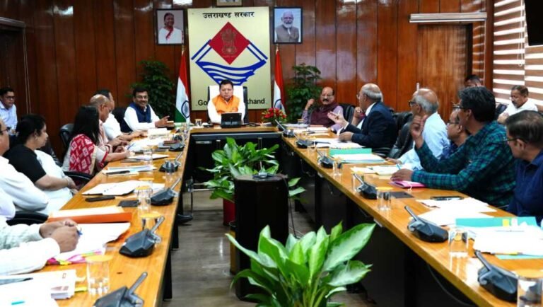 इंजीनियरिंग संस्थानों को लेकर मुख्यमंत्री पुष्कर सिंह धामी ने ली बैठक, अधिकारियों पर व्यक्त की नाराजगी