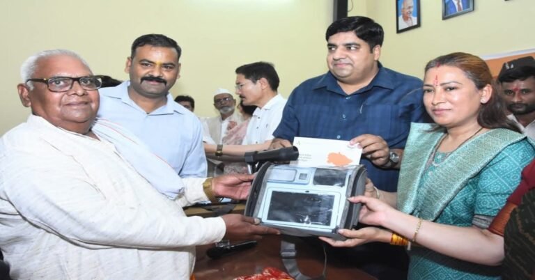 राशन वितरण में होगी आसानी, कैबिनेट मंत्री रेखा आर्य ने पायलट प्रोजेक्ट को किया लॉन्च