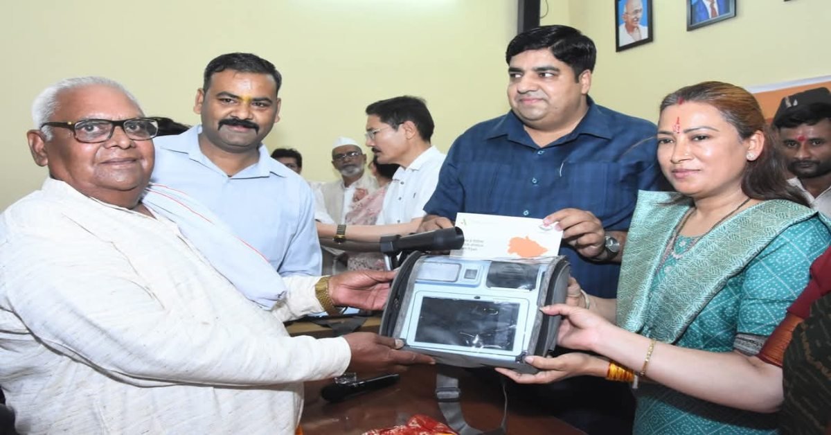 राशन वितरण में होगी आसानी, कैबिनेट मंत्री रेखा आर्य ने पायलट प्रोजेक्ट को किया लॉन्च