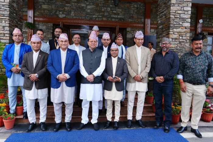 CM धामी से नेपाल के सुदूर पश्चिम प्रांत के मुख्यमंत्री कमल बहादुर शाह के नेतृत्व में 10 सदस्यों के प्रतिनिधिमंडल ने भेंट की