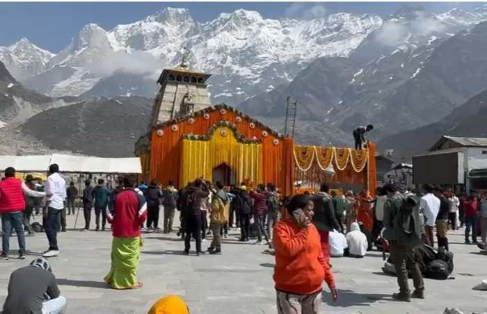 2 मई को खुलेंगे बाबा केदारनाथ के कपाट, 108 क्विंटल फूलों से सजाया गया मंदिर परिसर