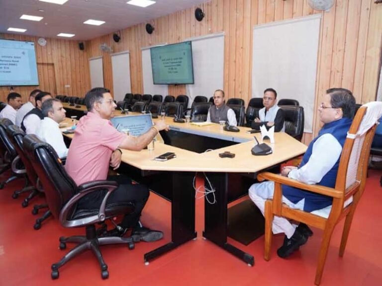 मुख्यमंत्री ने राज्य के आपदा प्रभावित क्षेत्रों में निर्माण और पुनर्निर्माण कार्यों को प्राथमिकता देने के दिए निर्देश