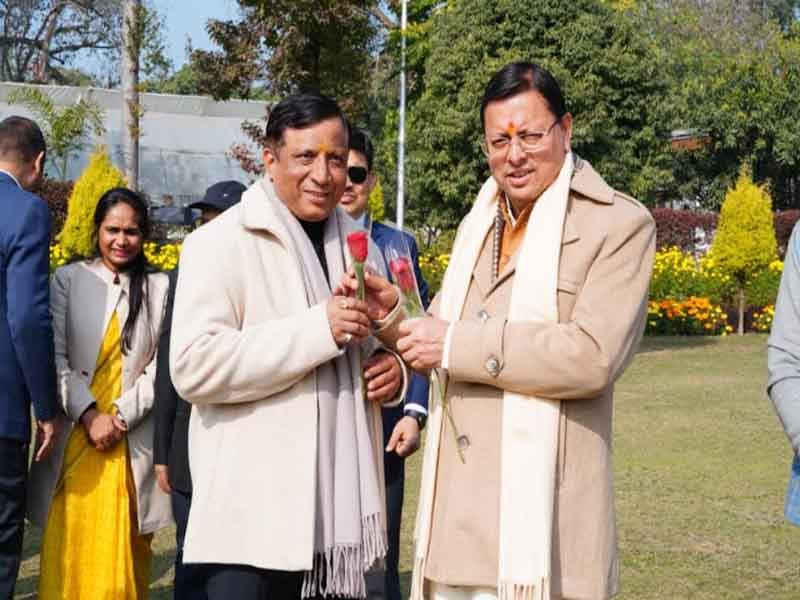 मुख्यमंत्री को विभिन्न क्षेत्रों के लोगों ने दी नववर्ष की शुभकामनाएं