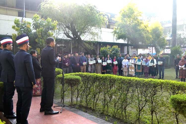 गणतंत्र दिवस पर DM सविन बंसल ने कलेक्ट्रेट परिसर में किया ध्वजारोहण