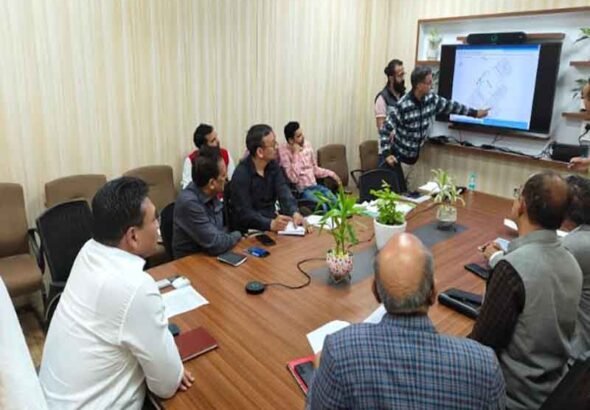 सचिव डॉ आर राजेश कुमार ने ली झीलों के पुनर्विकास और सौंदर्यीकरण परियोजना से जुड़ी विभिन्न योजनाओं की समीक्षा बैठक