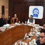 निर्माणाधीन परियोजनाओं को समय पर पूरा करें विभाग ताकि निर्माण कार्यों में लागत न बढ़े-मुख्य सचिव