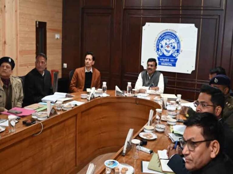 निर्माणाधीन परियोजनाओं को समय पर पूरा करें विभाग ताकि निर्माण कार्यों में लागत न बढ़े-मुख्य सचिव