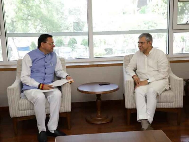 मुख्यमंत्री ने केंद्रीय मंत्री से भेंट कर रेल एवं ‘डिजिटल कुम्भ 2027’ पर की चर्चा