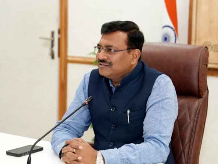 गैस, ईंधन व आवश्यक वस्तुओं की पर्याप्त आपूर्ति सुनिश्चित, पैनिक होने की आवश्यकता नहीं-मुख्य सचिव