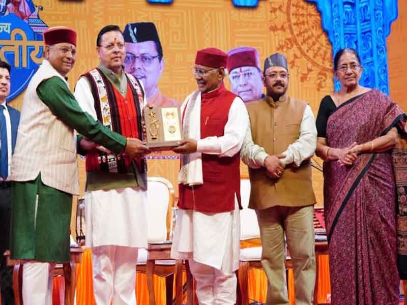 सीएम धामी ने जनजातीय समाज के समग्र विकास हेतु केंद्र और राज्य सरकार की प्रतिबद्धता दोहराई