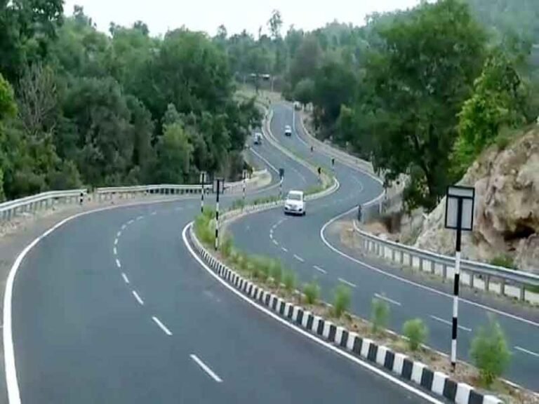 ट्रैफिक से राहत के लिए दिल्ली-देहरादून इकोनॉमिक कॉरिडोर से 12 किमी ग्रीनफील्ड बाईपास का निर्माण तेज