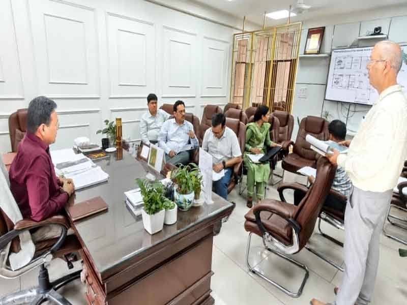 मुख्यमंत्री पुष्कर सिंह धामी की सोच है कि विकास की रोशनी प्रदेश के अंतिम छोर तक पहुंचे- डॉ. आर. राजेश कुमार