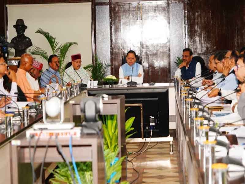 सीएम घोषणाओं के समयबद्ध क्रियान्वयन के लिए मुख्यमंत्री ने अधिकारियों को दिये निर्देश