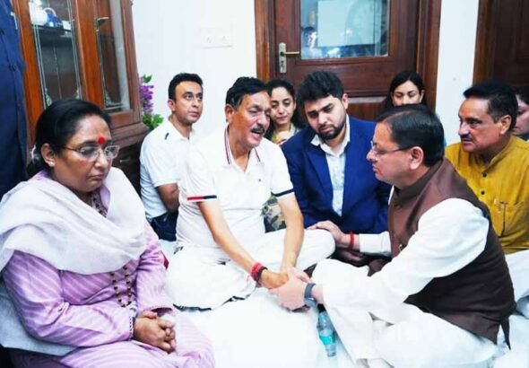 दिवंगत निशानेबाज जसपाल राणा के आवास पहुंचकर शोक संवेदना व्यक्त की मुख्यमंत्री पुष्कर सिंह धामी ने 