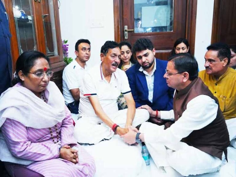 दिवंगत निशानेबाज जसपाल राणा के आवास पहुंचकर शोक संवेदना व्यक्त की मुख्यमंत्री पुष्कर सिंह धामी ने 