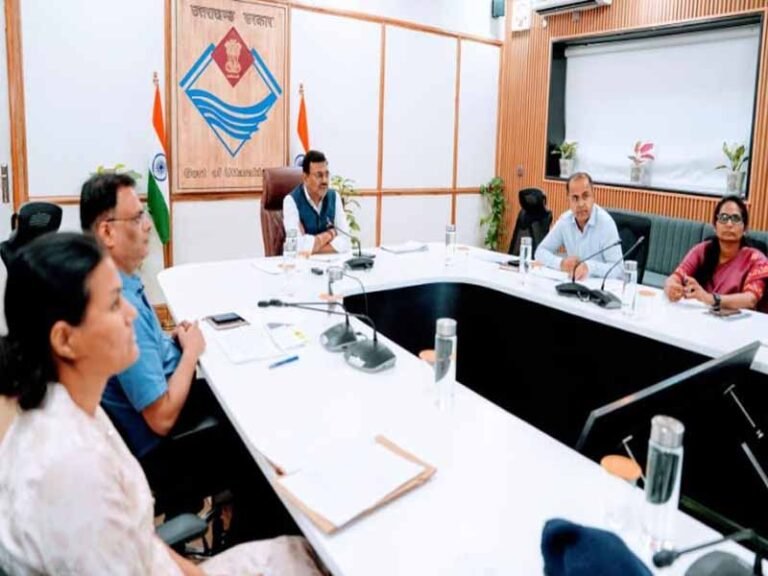 30 जुलाई से शुरू हो रही कांवड़ यात्रा की तैयारियों को लेकर बैठक ली मुख्य सचिव ने