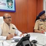 हेली सेवाओं को अलर्ट मोड पर रखने, बंद सड़कें शीघ्र खोलने तथा आवश्यक सेवाओं की तत्काल बहाली सुनिश्चित करने के निर्देश