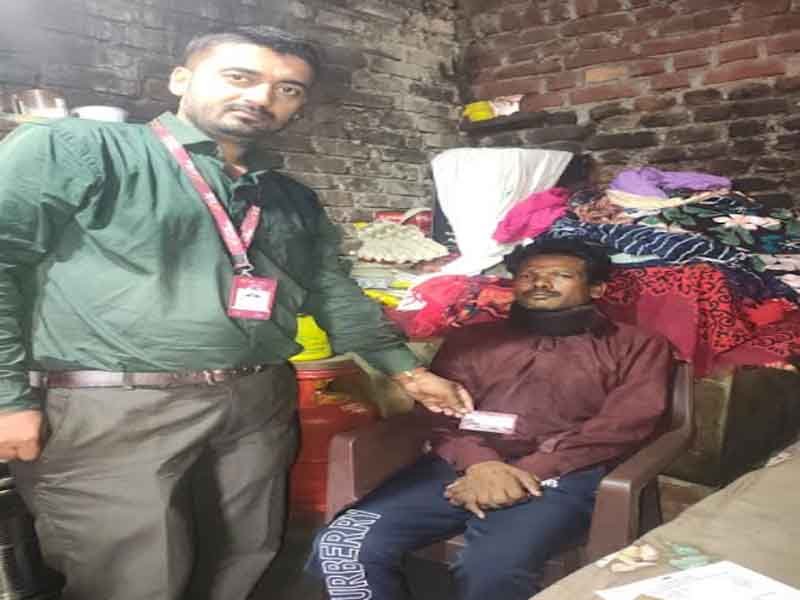 समाधान दिवस में मिला त्वरित न्याय, डीएम की संवेदनशीलता से दिव्यांग सुनील को मिली पेंशन, बैंक खाता और नई व्हीलचेयर