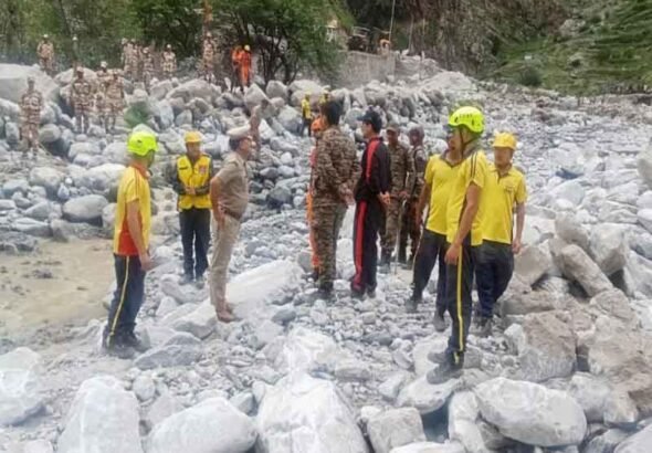 तमक नाले में युद्धस्तर पर मार्ग बहाली, वाहनों की आवाजाही शुरू; दूसरे दिन भी रेस्क्यू अभियान जारी
