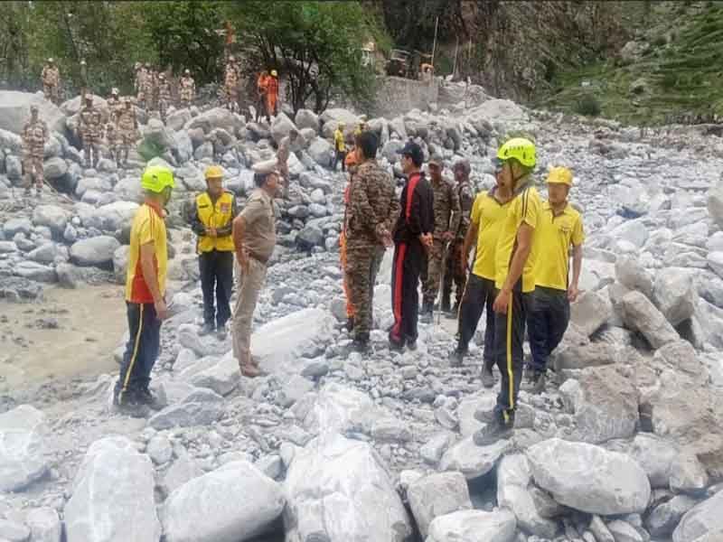 तमक नाले में युद्धस्तर पर मार्ग बहाली, वाहनों की आवाजाही शुरू; दूसरे दिन भी रेस्क्यू अभियान जारी