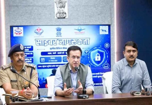 डीजीपी उत्तराखंड ने 1100 से अधिक स्कूलों के लगभग 1.75 लाख छात्रों से किया सीधा संवाद, साइबर सुरक्षा, सोशल मीडिया और AI के सुरक्षित उपयोग के दिए टिप्स