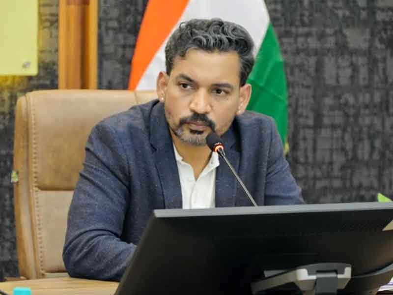 जिला योजना डीएम ने विभागों को दिए प्रगति बढाने के निर्देश