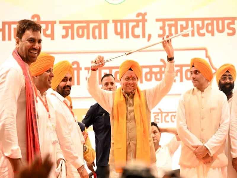 मुख्यमंत्री धामी ने सिख समाज के राष्ट्र निर्माण और तराई के विकास में योगदान को सराहा