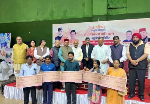 सेवा संकल्प अभियान के अंतर्गत आयोजित शिविर में नशा मुक्ति की शपथ, पात्र लाभार्थियों को पेंशन स्वीकृति एवं विवाह सहायता राशि वितरित