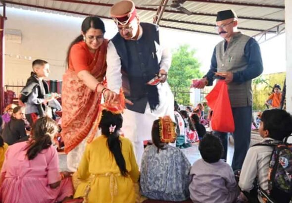 कैबिनेट मंत्री गणेश जोशी ने महानवमी पर मां सिद्धिदात्री की पूजा-अर्चना के साथ किया 151 कन्या पूजन
