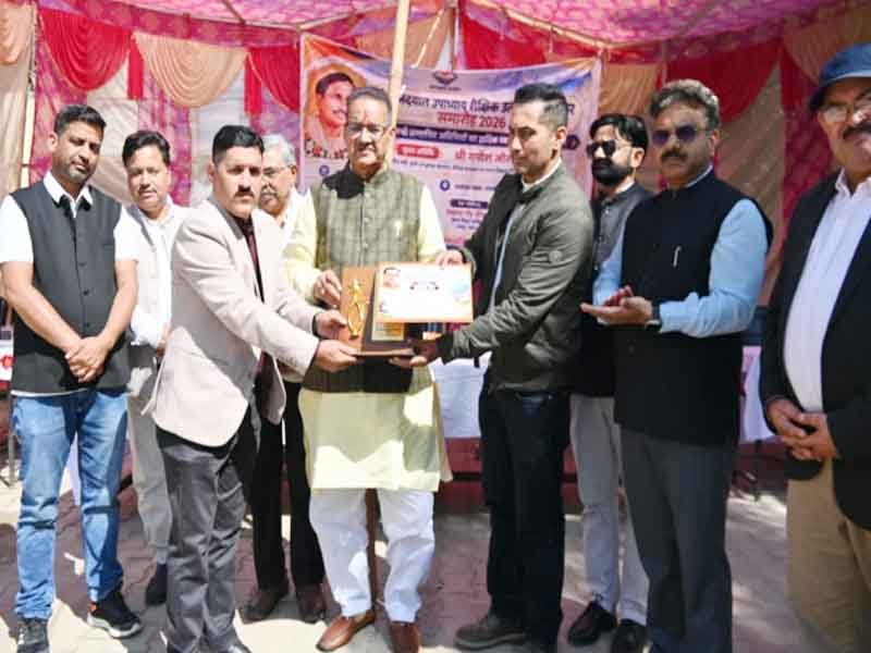 कैबिनेट मंत्री गणेश जोशी ने मेधावी छात्र-छात्राओं को पंडित दीनदयाल उपाध्याय शैक्षिक उत्कृष्टता पुरस्कार से किया सम्मानित