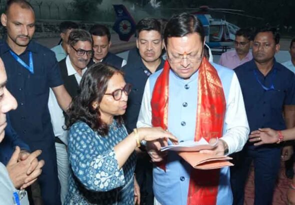 खटीमा : मुख्यमंत्री ने सुनी जनसमस्याएं, अधिकारियों को दिए त्वरित समाधान के निर्देश