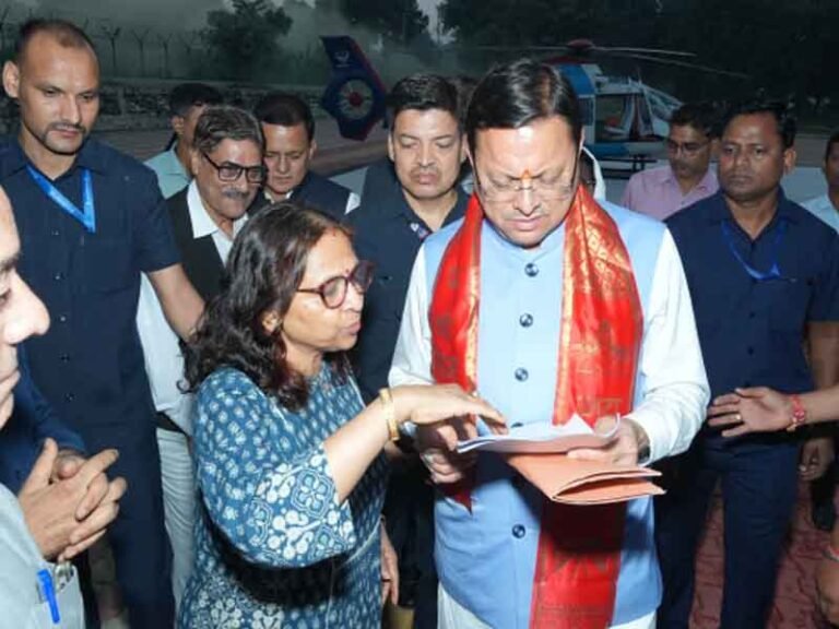 खटीमा : मुख्यमंत्री ने सुनी जनसमस्याएं, अधिकारियों को दिए त्वरित समाधान के निर्देश