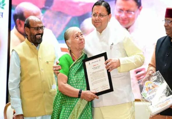 मुख्यमंत्री धामी ने अंतराष्ट्रीय वृद्धजन दिवस के अवसर पर आयोजित कार्यक्रम में किया प्रतिभाग