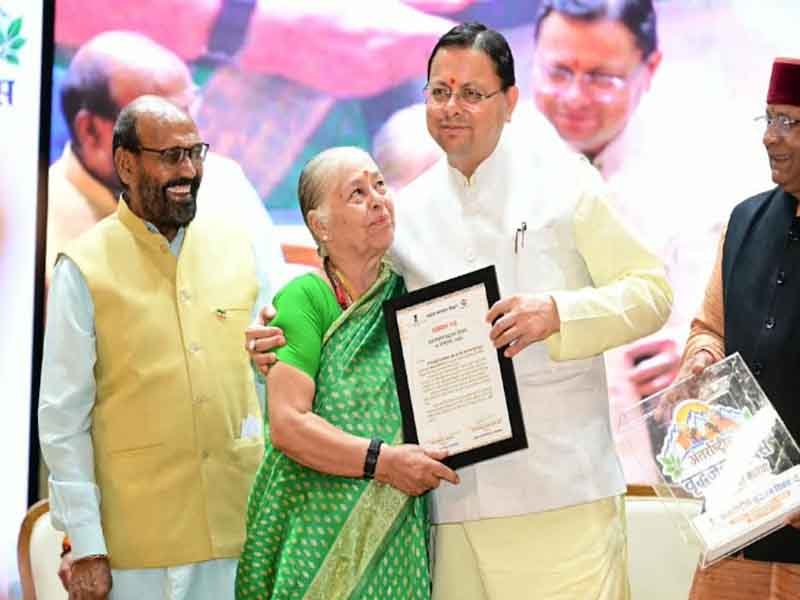 मुख्यमंत्री धामी ने अंतराष्ट्रीय वृद्धजन दिवस के अवसर पर आयोजित कार्यक्रम में किया प्रतिभाग